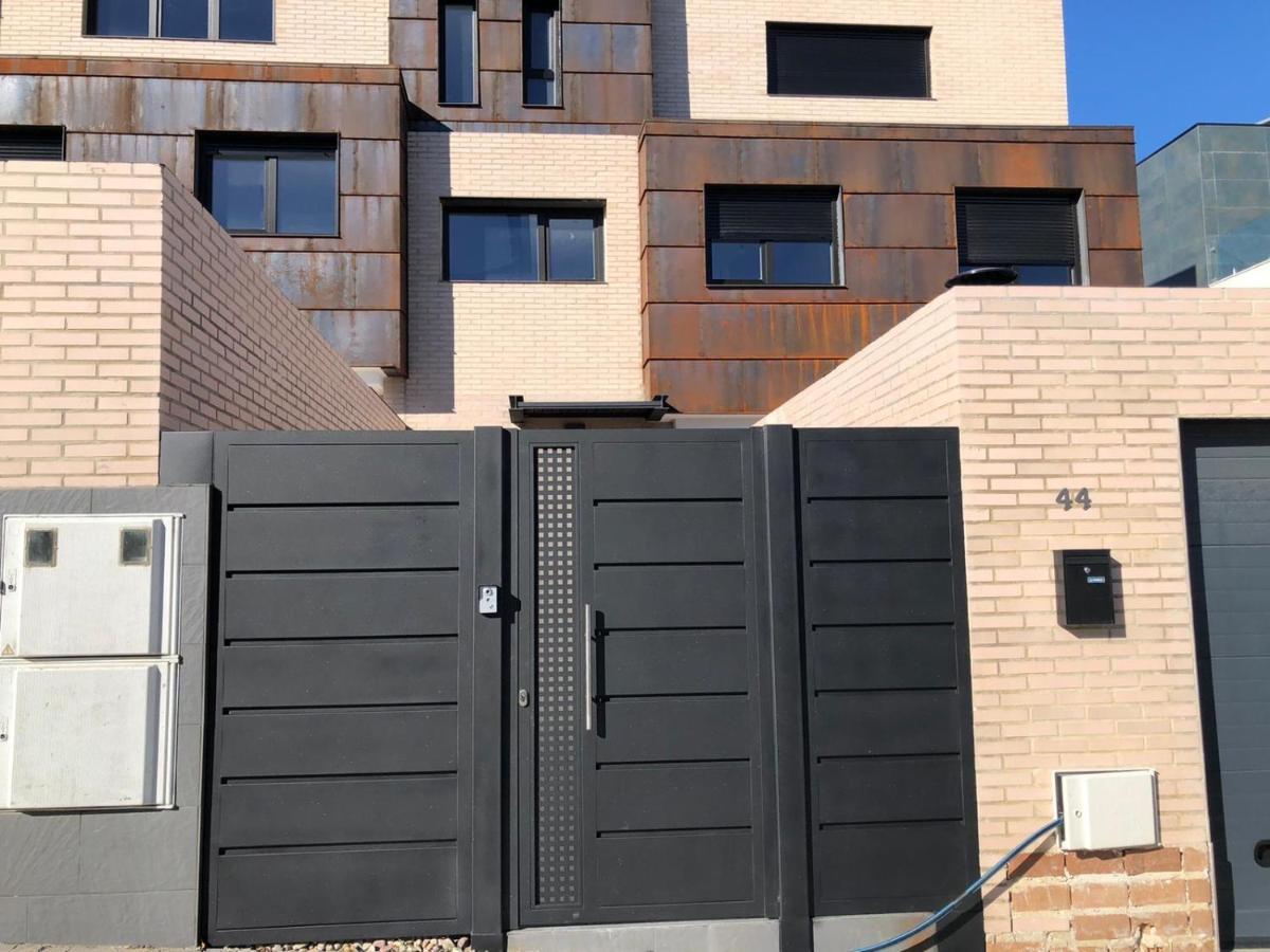 Chalet Con Piscina Privada A 25 Min De Madrid Arroyomolinos Luaran gambar